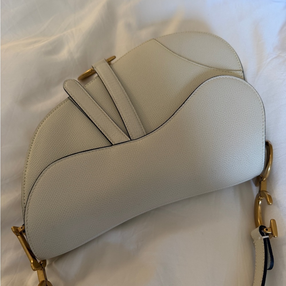 Dior Medium white saddle bag with strap - Picture 10 of 16